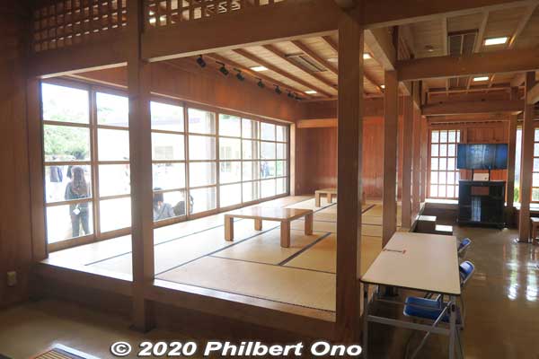 Inside Keizuza and Yomotsuza. Now a free rest place for visitors. 系図座・用物座
