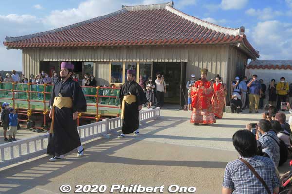 Shuri Castle holds the annual Shurijo Castle Festival on days centering on Nov. 3, a national holiday for Culture Day. The royal court made a few appearances at the castle on Nov. 3, 2020. 
Keywords: okinawa naha shuri shurijo castle gusuku