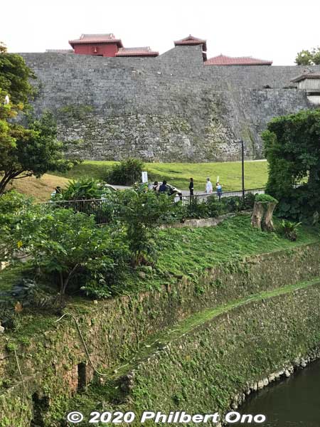 Castle wall and buildings as seen from Benzaiten-do Hall.
Keywords: okinawa naha shuri shurijo castle gusuku