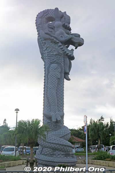 Side view of Ryuchu dragon pillar in Naha, Okinawa.
Keywords: okinawa naha japansculpture