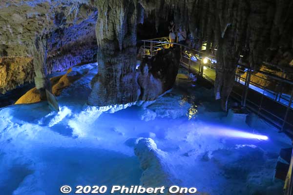Inside Okinawa World's Gyokusendo Cavern, this is called the Blue Spring. Perhaps the prettiest spot of all. 青の泉
Keywords: okinawa nanjo world gyokusendo cave cavern japanlake