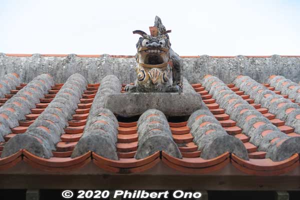 Shisa (シーサー) guardian lion dog statue on the roof to ward off evil spirits at Okinawa World.
Keywords: okinawa nanjo world japansculpture