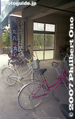 On Taketomi, the best way to get around.
Keywords: okinawa taketomi-cho island bicycle
