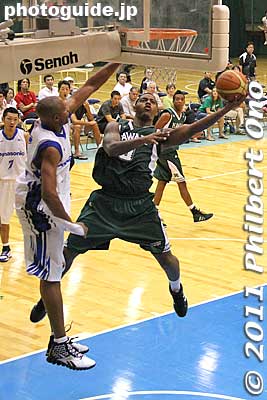 Joston Thomas
Keywords: osaka hirakata hawaii university of basketball game panasonic trians arena 