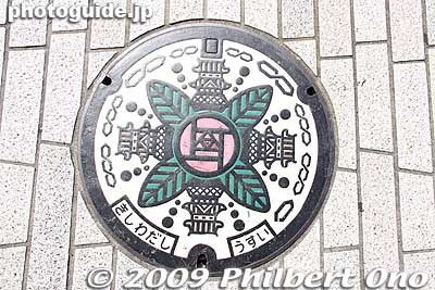 Kishiwada manhole with castle motif, Osaka.
Keywords: osaka Kishiwada Castle manhole