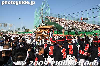 Keywords: osaka kishiwada danjiri matsuri festival floats