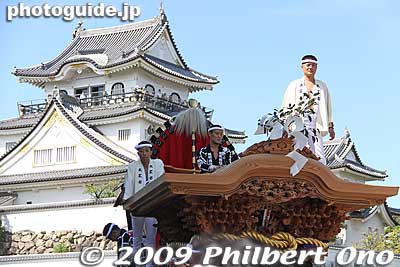 Kishiwada Danjiri Matsuri and Kishiwada Castle
Keywords: osaka kishiwada danjiri matsuri festival floats matsuri9