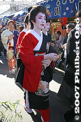 Keywords: osaka naniwa-ku imamiya ebisu shrine festival matsuri kimono geisha