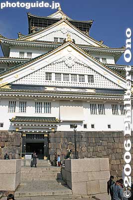 Castle tower entrance
Keywords: osaka prefecture castle