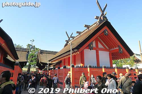 Rear view of Hongu No. 3 shrine.
Keywords: osaka Sumiyoshi Taisha jinja shrine new year oshogatsu hatsumode