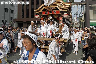 Danjiri float 地車
Keywords: osaka tenjin matsuri festival procession