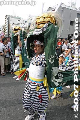 Keywords: osaka tenjin matsuri festival procession shishimai lion dance