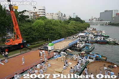 These boats will carry portable shrines.
Keywords: osaka tenjin matsuri festival procession boats river