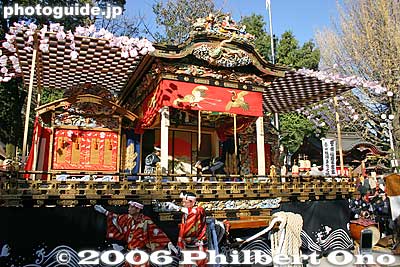 Stage at Chichibu Shrine
Keywords: saitama chichibu yomatsuri night festival float