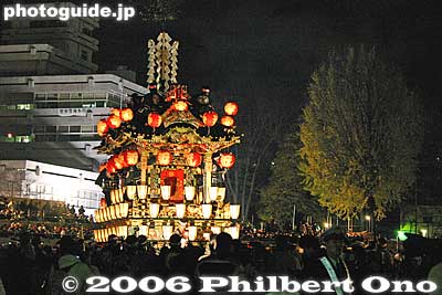 In the Otabisho, a large plaza.
Keywords: saitama chichibu yomatsuri night festival float