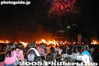 Fireworks
The festival ended at 7:30 pm.
Keywords: saitama, gyoda, sakitama Tumuli Park, fire festival, matsuri, himatsuri