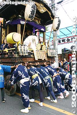 Moving a float to the starting point.
Keywords: saitama kawagoe matsuri festival float