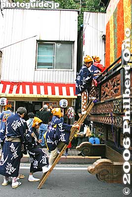 Getting into a float.
Keywords: saitama kawagoe matsuri festival float
