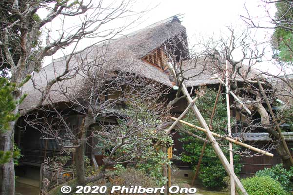 The home has three wings, this wing witth a thatched roof is designed like a farmhouse.
Keywords: saitama Kawajima toyama memorial museum house