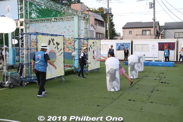 Interactive rugby activity. Try to throw the ball into the target hole.
Keywords: saitama Kumagaya Rugby fan zone