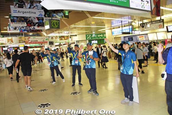 Volunteers at Kumagaya Station saying goodbye.
Keywords: saitama Kumagaya rugby