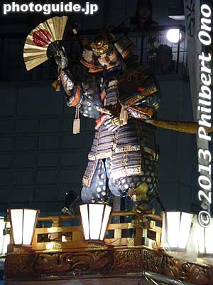 The floats have mannequins depicting legendary figures like as emperor, samurai, etc.
Keywords: saitama kumagaya uchiwa matsuri festival floats