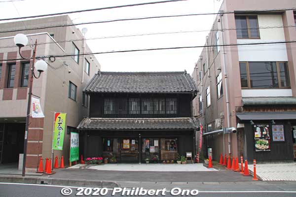 Another Shimamura family building, now a tea shop sandwiched by modern buildings.
Keywords: saitama Okegawa-juku nakasendo
