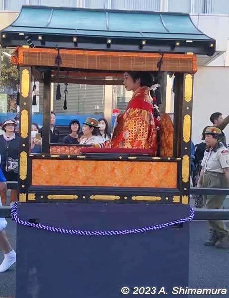 Princess Kazunomiya on her palanquin in Okegawa-juku. The procession route is on the Nakasendo Road from Okegawa Elementary School to Kido-ato. 
Keywords: saitama Okegawa-juku nakasendo