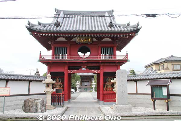 Gate to Jonenji Temple in Okegawa-juku. 浄念寺
Keywords: saitama Okegawa-juku nakasendo