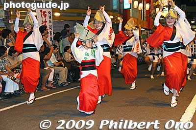 Keywords: saitama kita-urawa awa odori dance matsuri festival dancers women 