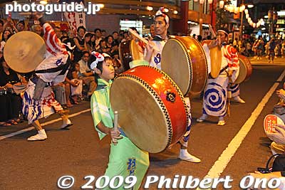 Miyako-ren drummers.
Keywords: saitama kita-urawa awa odori dance matsuri festival dancers women 