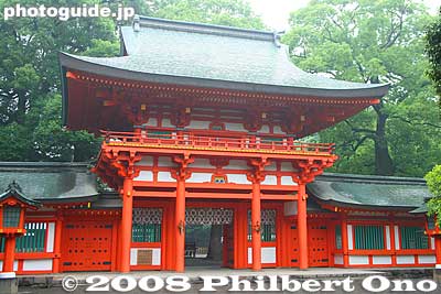 Hikawa Shrine gate, Omiya, Saitama 楼門
Keywords: saitama omiya hikawa shrine shinto trees gate japanshrine