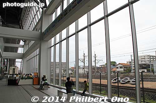 Lobby of Railway Museum has large picture windows where you can watch real trains go by.
Keywords: saitama omiya Railway railroad Museum train