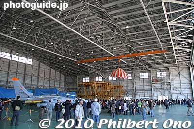 Another aircraft hangar had aircraft displays and other things.
Keywords: saitama sayama iruma air base show festival military self-defense force jets airplanes 