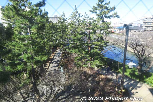 Views from the watchtower.
Keywords: Saitama Soka-Matsubara pine trees Oku-no-Hosomichi