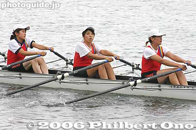 Shiga University women rowers
Keywords: saitama toda boat rowing race regatta university regattabest japansports