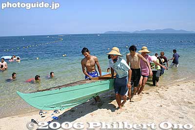 The boats are wooden, and a few decades old.
Keywords: shiga lake biwako shuko rowing around