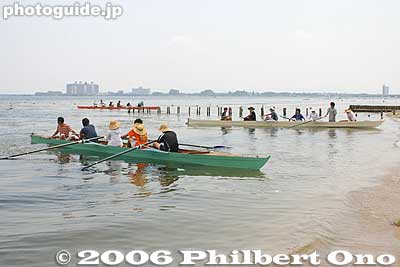 Departing Manohama at about 11:30 am. 真野浜出発
Keywords: shiga lake biwako shuko rowing around