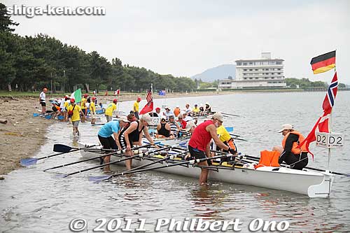 Leaving Matsubara Beach in Hikone.
Keywords: shiga hikone lake biwa fisa world rowing tour biwako lake biwa boats 
