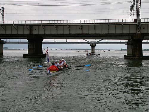 Rowing under the railway bridge for the JR Tokaido Line on the way out.
