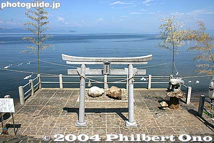 About 100 meters offshore are two large rocks in the lake. They appear above the surface only when there is a water shortage. This little shrine with two rocks are for praying for rain. 二ツ石
Keywords: shiga biwako lake biwa