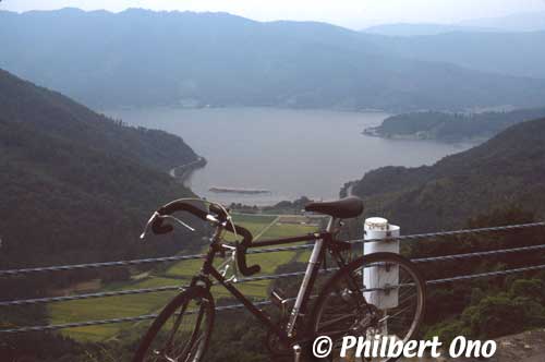 Cycling up northern Lake Biwa.
Keywords: shiga biwako lake biwa