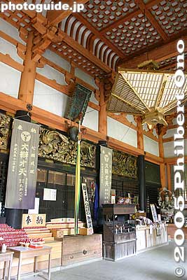 Inside Benzai Tendo
Keywords: Shiga nagahama Lake Biwa Chikubushima biwa-cho Hogonji