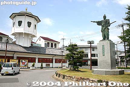 In front of Azuchi Station. That's a statue of Oda Nobunaga who built Azuchi Castle. [url=http://goo.gl/maps/HuxI4]MAP[/url]
Keywords: shiga prefecture azuchi azuchicho
