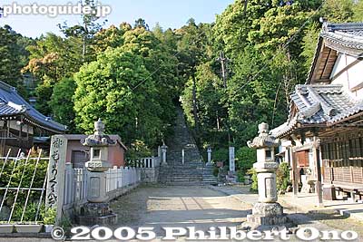 Entrance to Chomeiji Temple. [url=http://goo.gl/maps/rZy9G]MAP[/url]
Keywords: shiga prefecture omi-hachiman chomeiji temple saigoku pilgrimage
