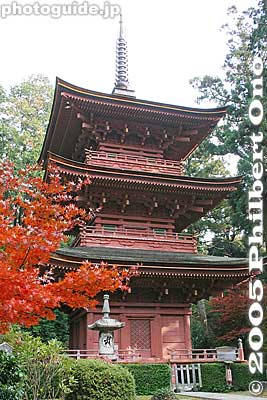 3-story pagoda　三重塔
Important Cultural Property
Keywords: shiga prefecture omi-hachiman chomeiji temple saigoku pilgrimage pagoda