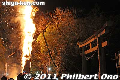 Hachiman Matsuri fire festival, Shiga Prefecture.
Keywords: shiga omi-hachiman hachiman matsuri festival fire torches 