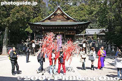 Grounds of Himure Hachimangu Shrine which holds the Sagicho Matsuri. 日牟禮八幡宮
Keywords: shiga omi-hachiman sagicho matsuri festival himure hachimangu shrine