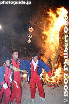 Keywords: shiga omi-hachiman sagicho matsuri festival fire