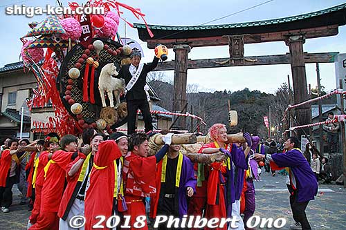 Ikeda-machi float. 池田町
Keywords: shiga omihachiman sagicho matsuri festival float 2018 dog